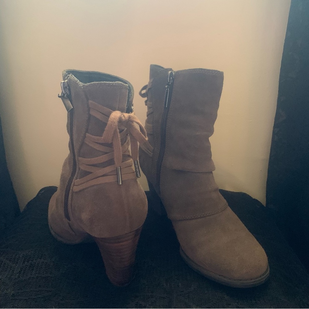 suede clark's artisan light brown lace up bow wooden heel boots